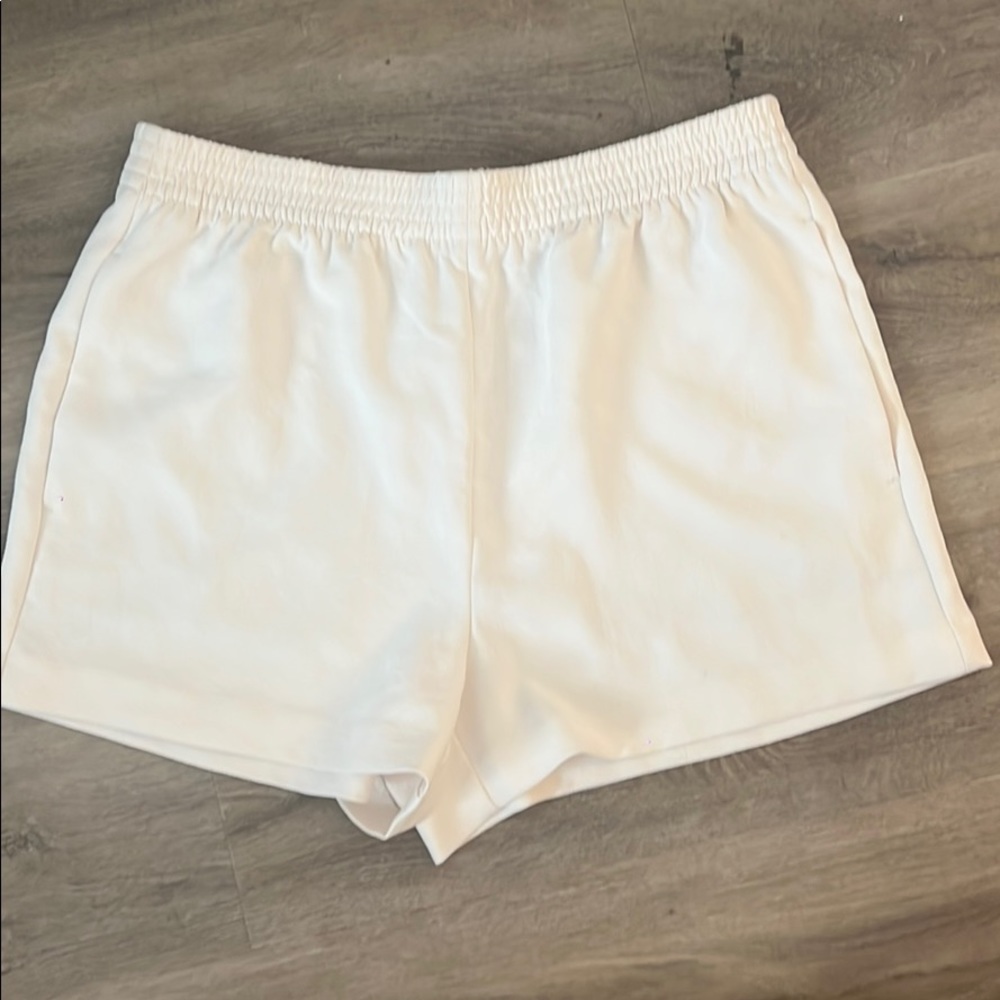 Wilfred gelato 3” shorts worn once in light birch